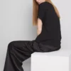 La camiseta «The Edit» con detalle de costura
