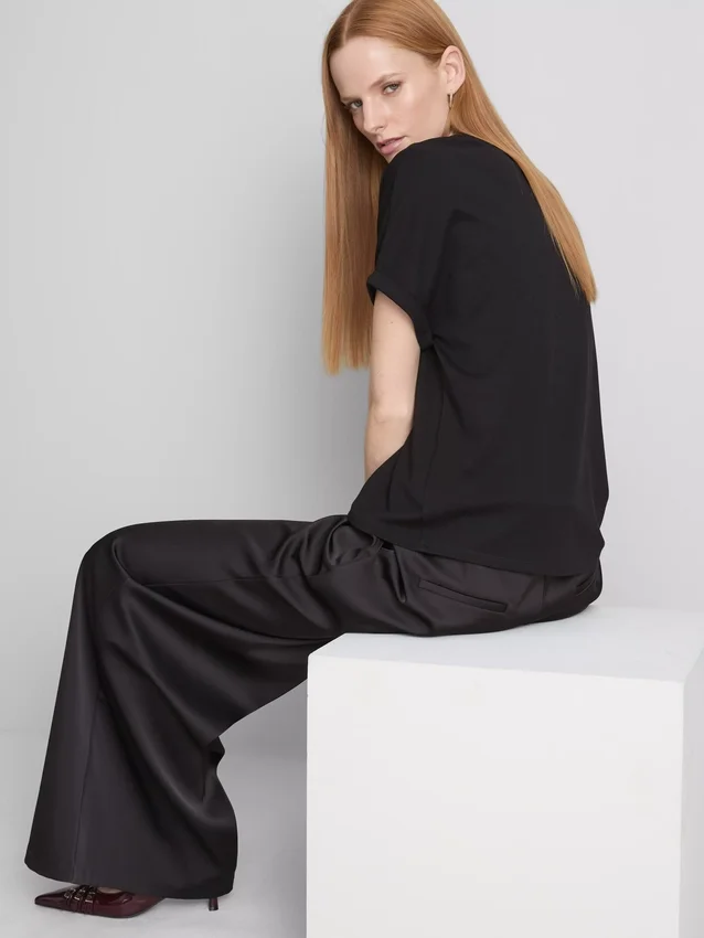 La camiseta «The Edit» con detalle de costura