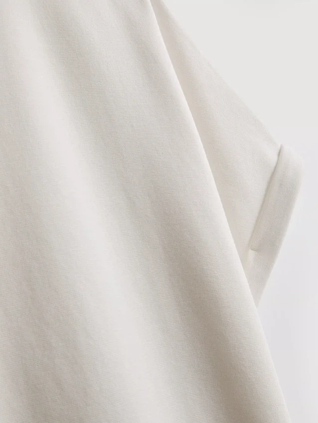 La camiseta «The Edit» con detalle de costura