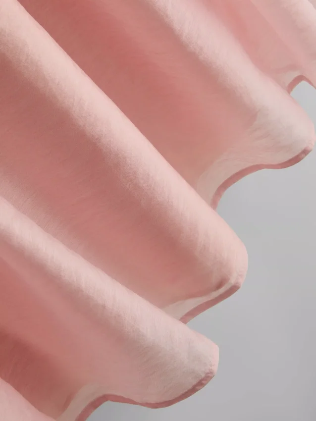 La falda midi de corte A «Air Flow» de The Edit