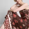 La falda midi estampada de mezcla de lino de The Edit