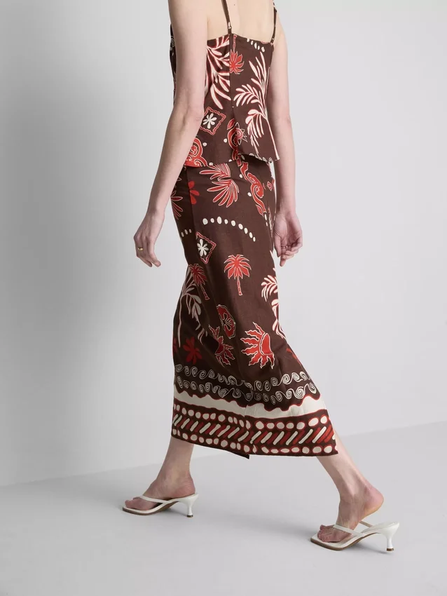 La falda midi estampada de mezcla de lino de The Edit