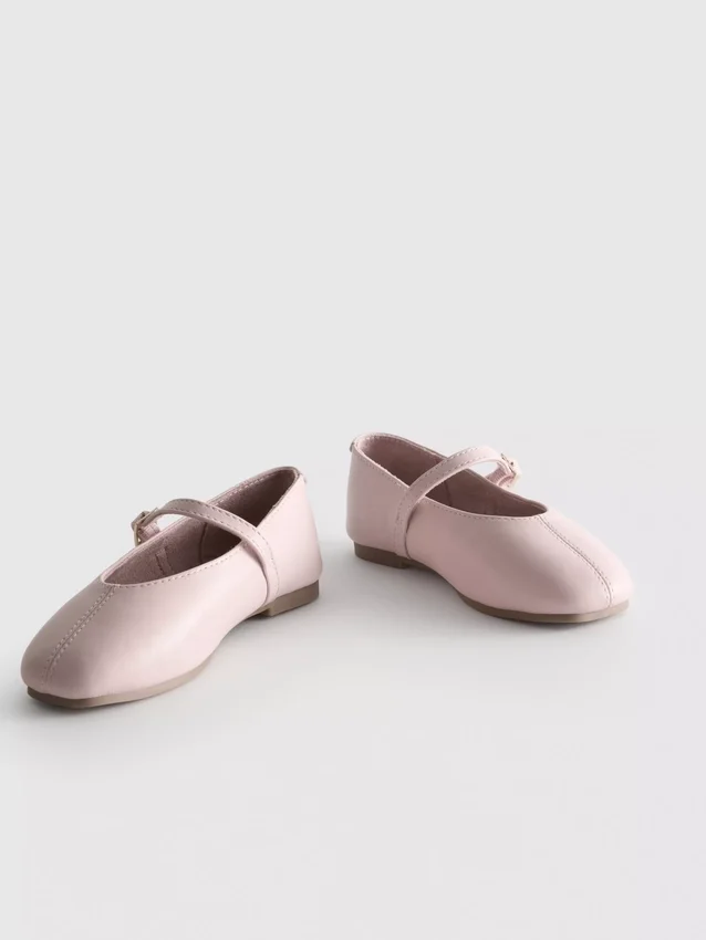 Las bailarinas de cuero de The Edit