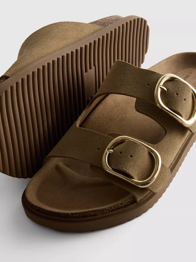 Las sandalias con doble correa y hebilla de The Edit