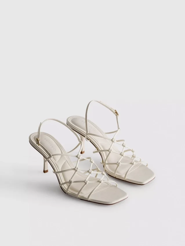 Las sandalias de tacón de aguja trenzadas de The Edit
