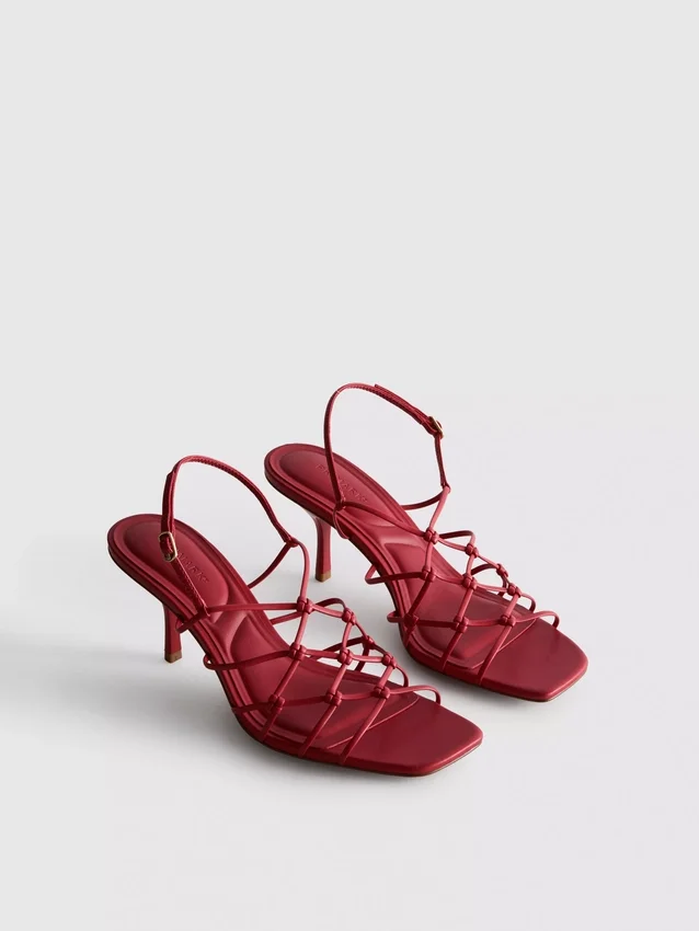Las sandalias de tacón de aguja trenzadas de The Edit