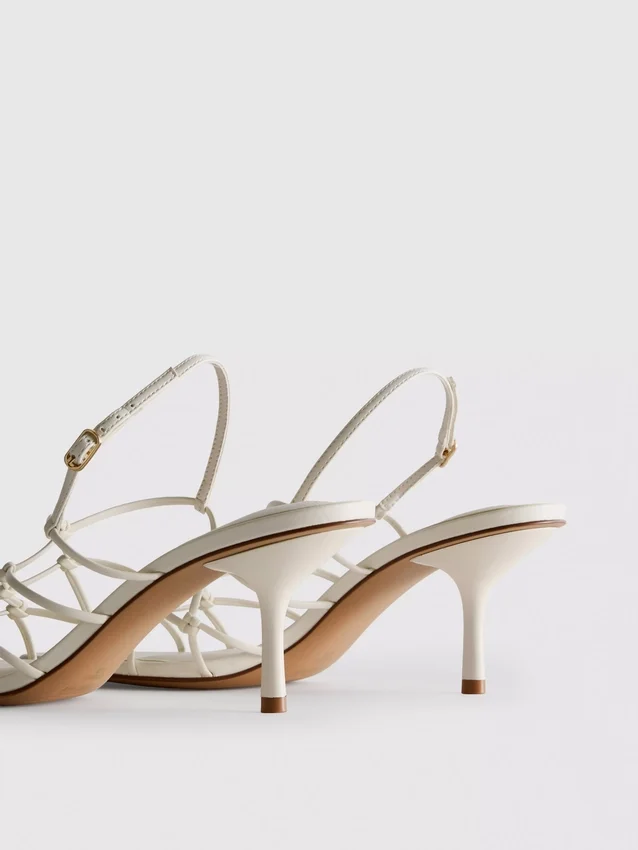 Las sandalias de tacón de aguja trenzadas de The Edit