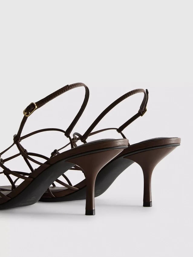 Las sandalias de tacón de aguja trenzadas de The Edit