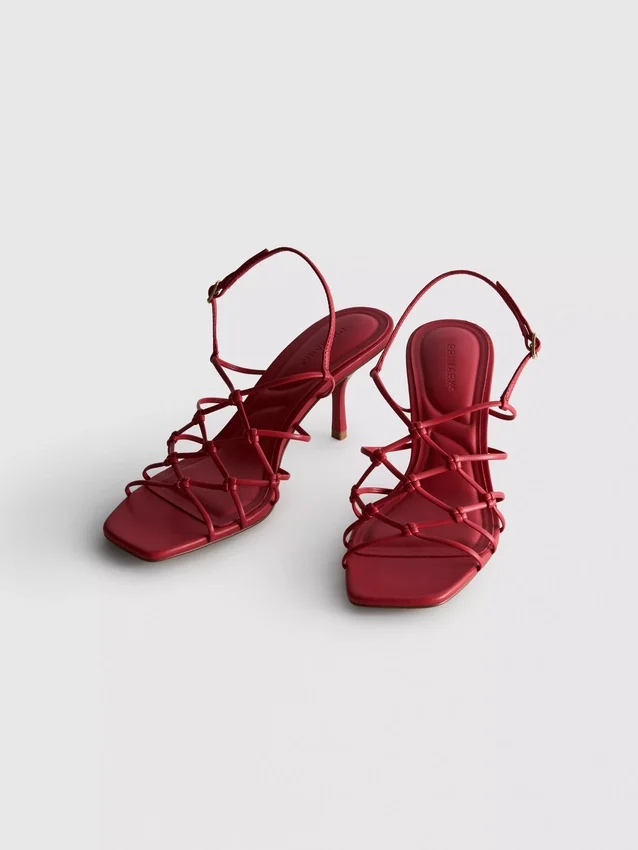 Las sandalias de tacón de aguja trenzadas de The Edit