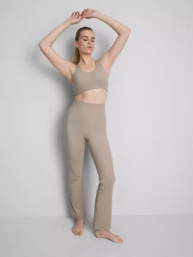 Leggings acampanados de alto rendimiento Bodysculpt
