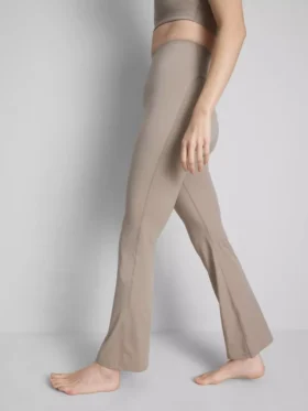 Leggings acampanados de alto rendimiento Bodysculpt