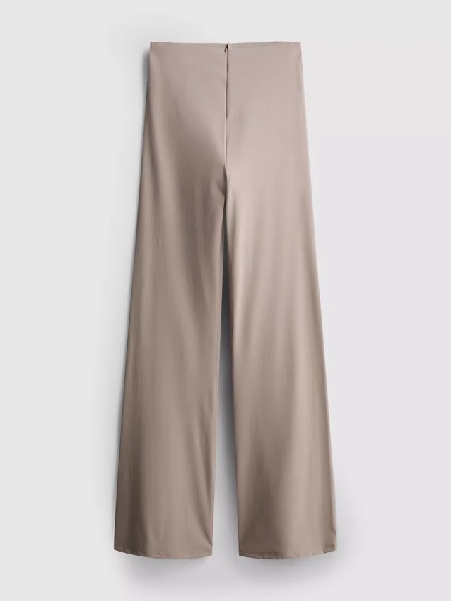 Leggings acampanados de alto rendimiento Bodysculpt