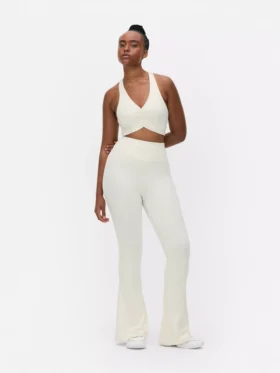 Leggings acampanados y suaves como la mantequilla