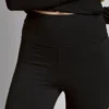 Leggings acampanados y suaves como la mantequilla