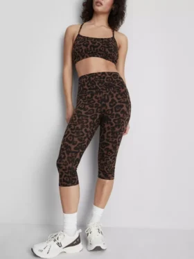Leggings capri deportivos con estampado de leopardo