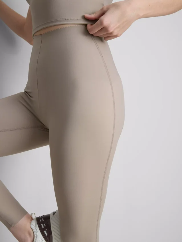 Leggings de alto medio de alto rendimiento BodySculpt