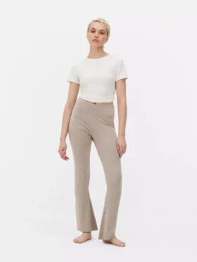 Leggings deportivos acampanados de cintura alta