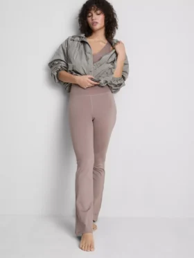 Leggings deportivos acampanados de cintura alta
