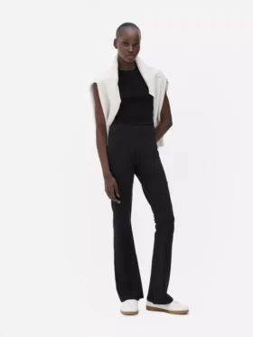 Leggings deportivos acampanados de cintura alta