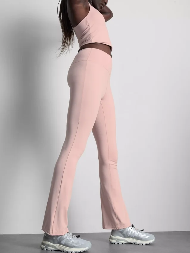 Leggings deportivos acampanados de cintura alta