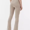 Leggings deportivos acampanados de cintura alta