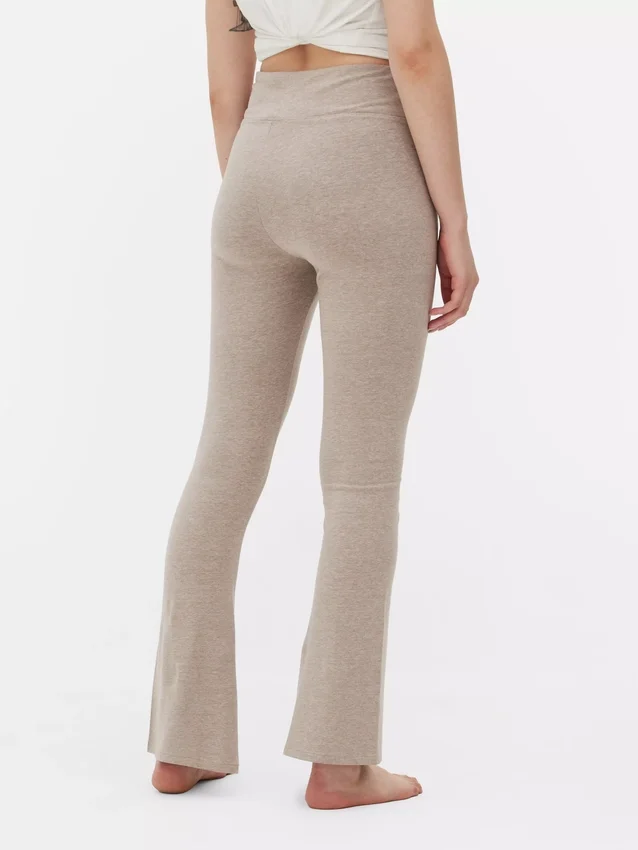 Leggings deportivos acampanados de cintura alta