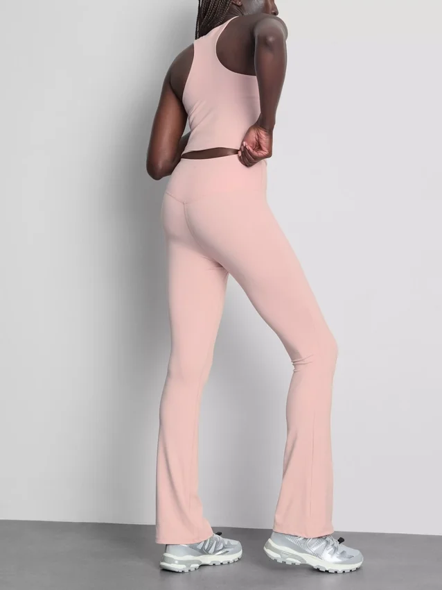 Leggings deportivos acampanados de cintura alta