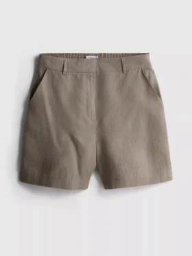 Los pantalones cortos clásicos de lino de The Edit