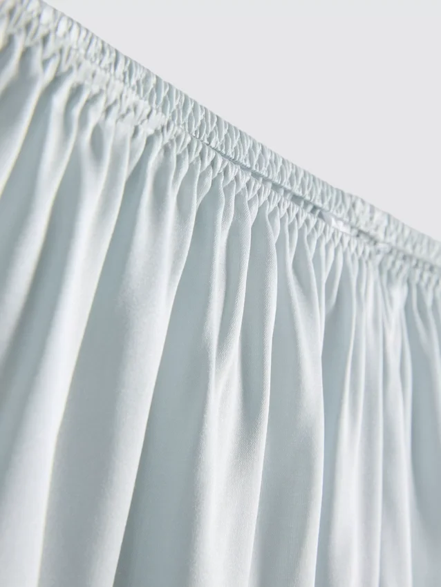 Los pantalones cortos de pijama de mezcla de seda de The Edit
