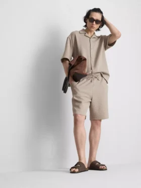 Los pantalones cortos texturizados de The Edit