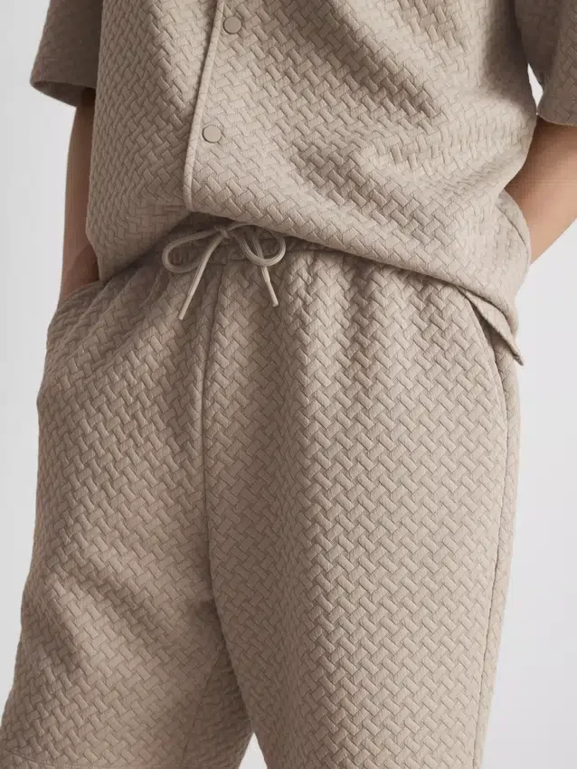 Los pantalones cortos texturizados de The Edit