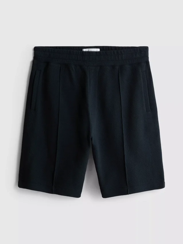 Los pantalones cortos texturizados de The Edit