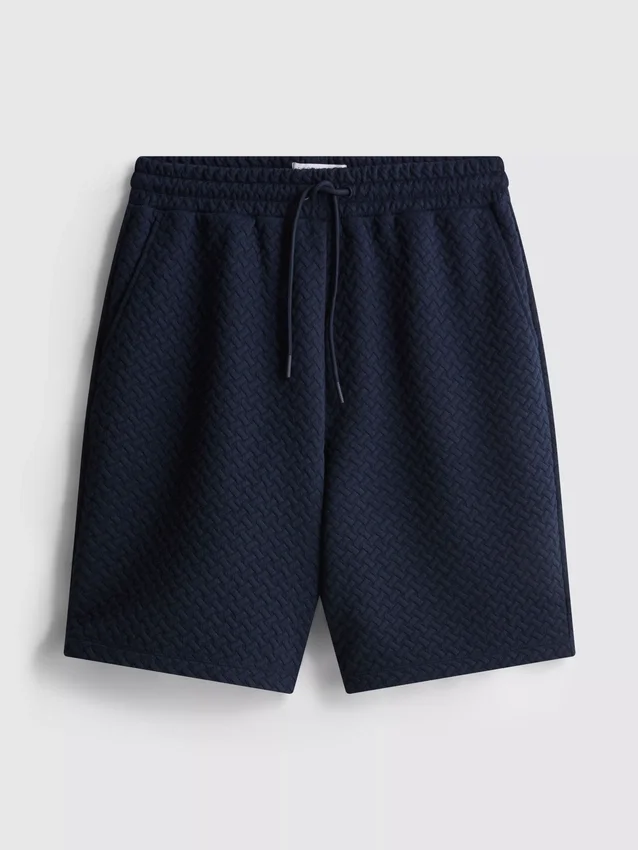 Los pantalones cortos texturizados de The Edit