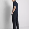Los pantalones de corte ajustado con acabado aterciopelado de The Edit