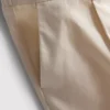 Los pantalones de corte ajustado con acabado aterciopelado de The Edit