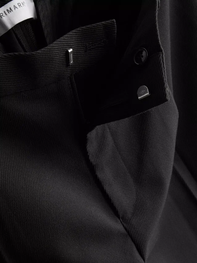 Los pantalones de sarga «The Edit»