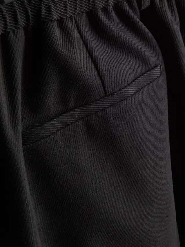 Los pantalones de sarga «The Edit»