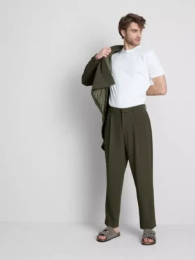 Los pantalones plisados de The Edit