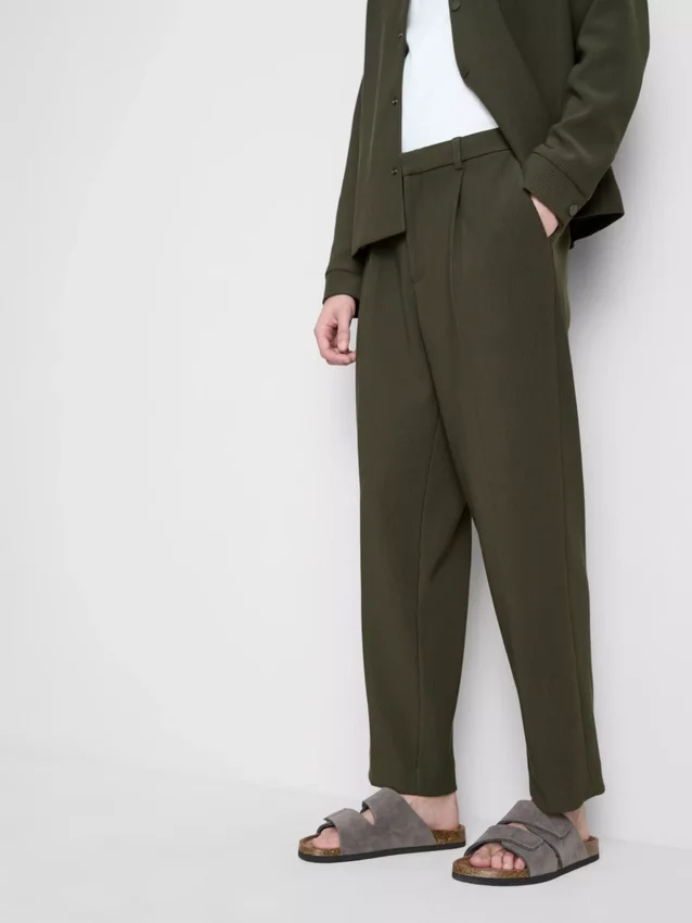 Los pantalones plisados de The Edit