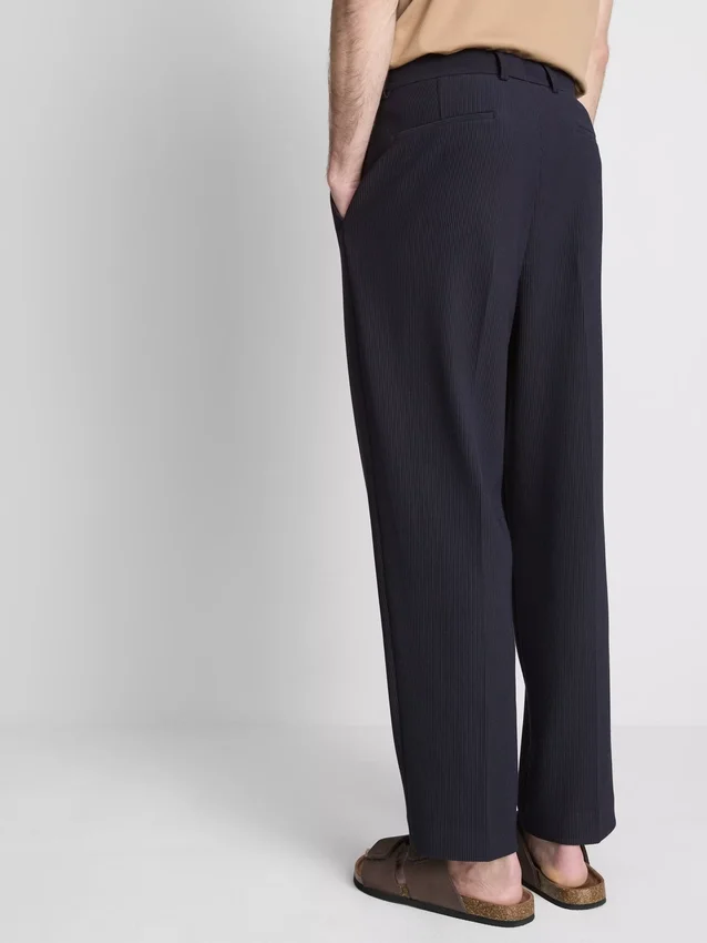 Los pantalones plisados de The Edit