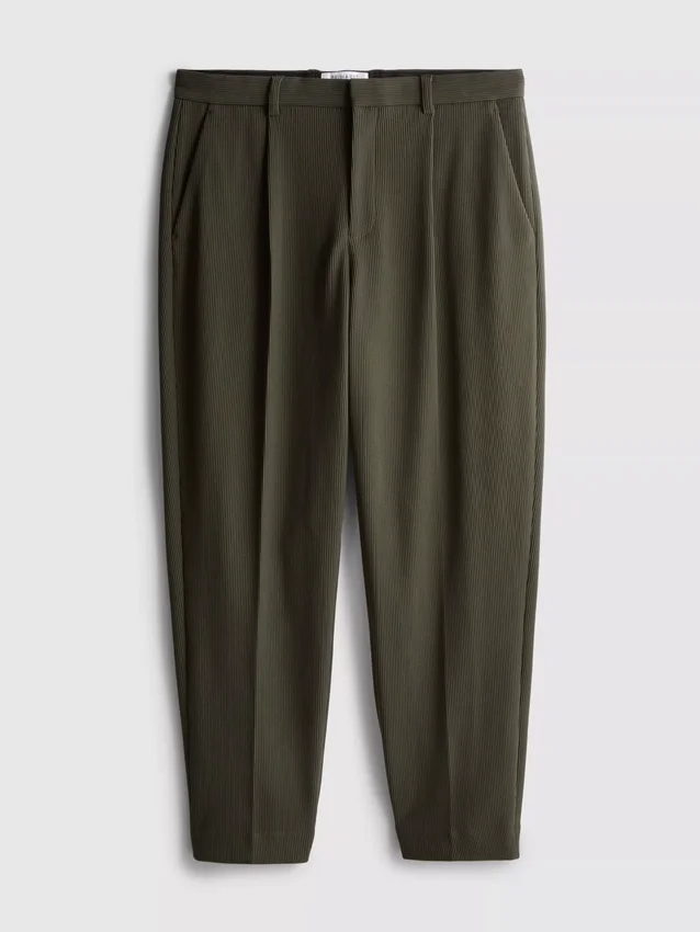 Los pantalones plisados de The Edit