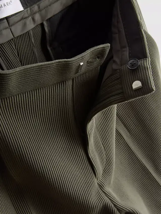 Los pantalones plisados de The Edit