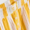 Me encanta relajarme con estos pantalones cortos de pijama a rayas con volantes