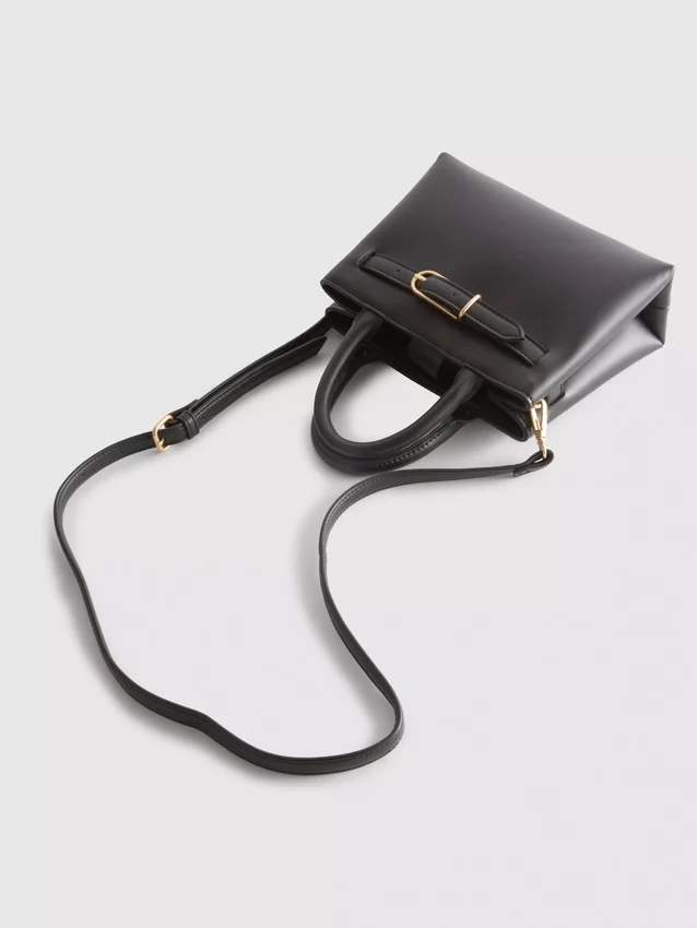 Mini bolso con detalle de hebilla