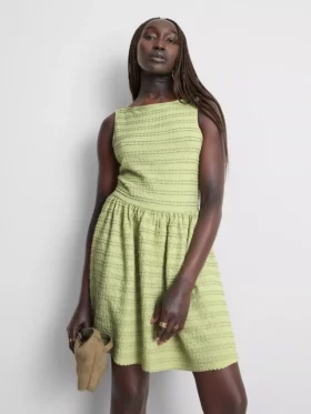 Mini vestido arrugado con textura