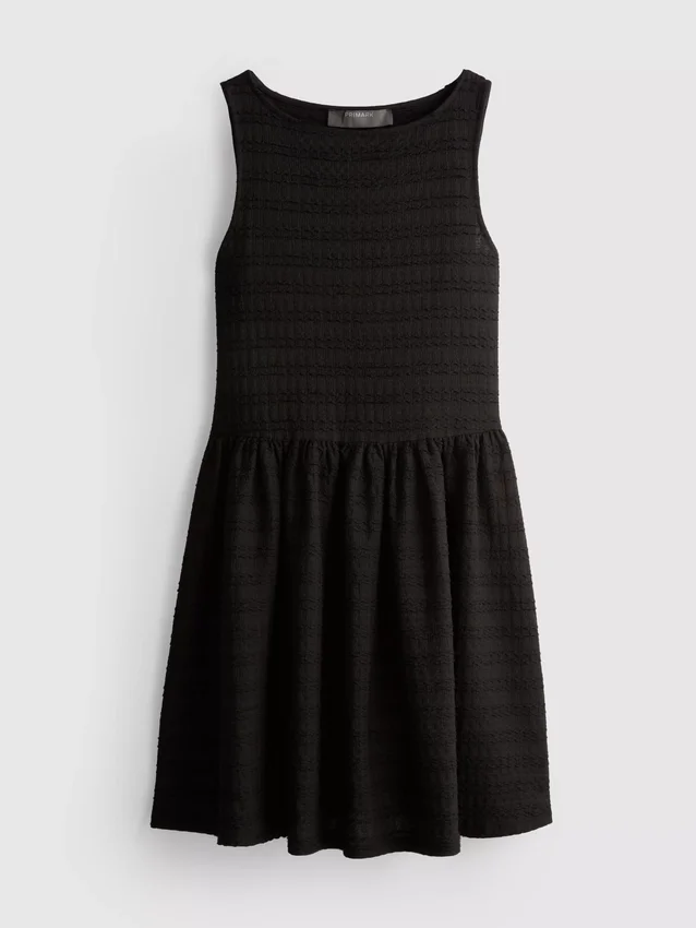 Mini vestido arrugado con textura