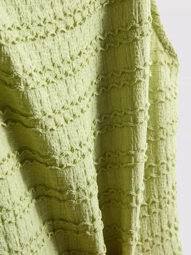 Mini vestido arrugado con textura