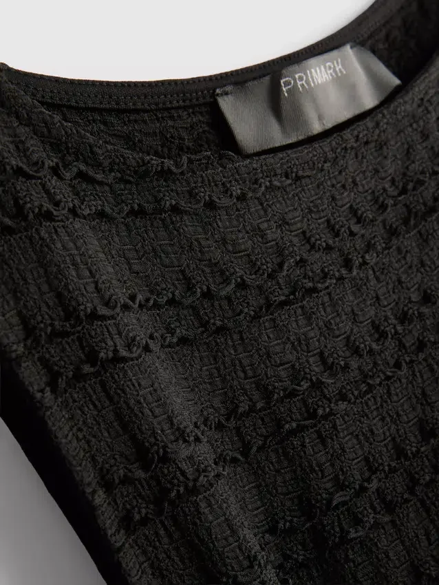 Mini vestido arrugado con textura