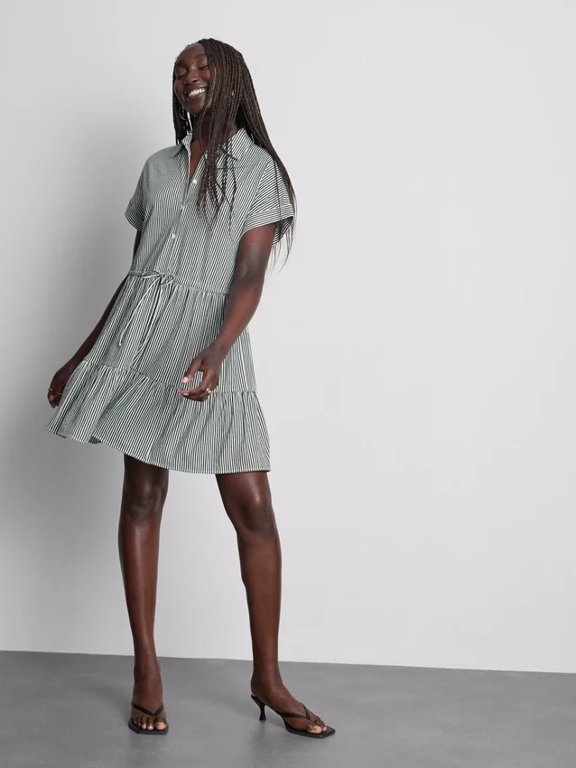 Mini vestido camisero con cuello