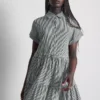 Mini vestido camisero con cuello